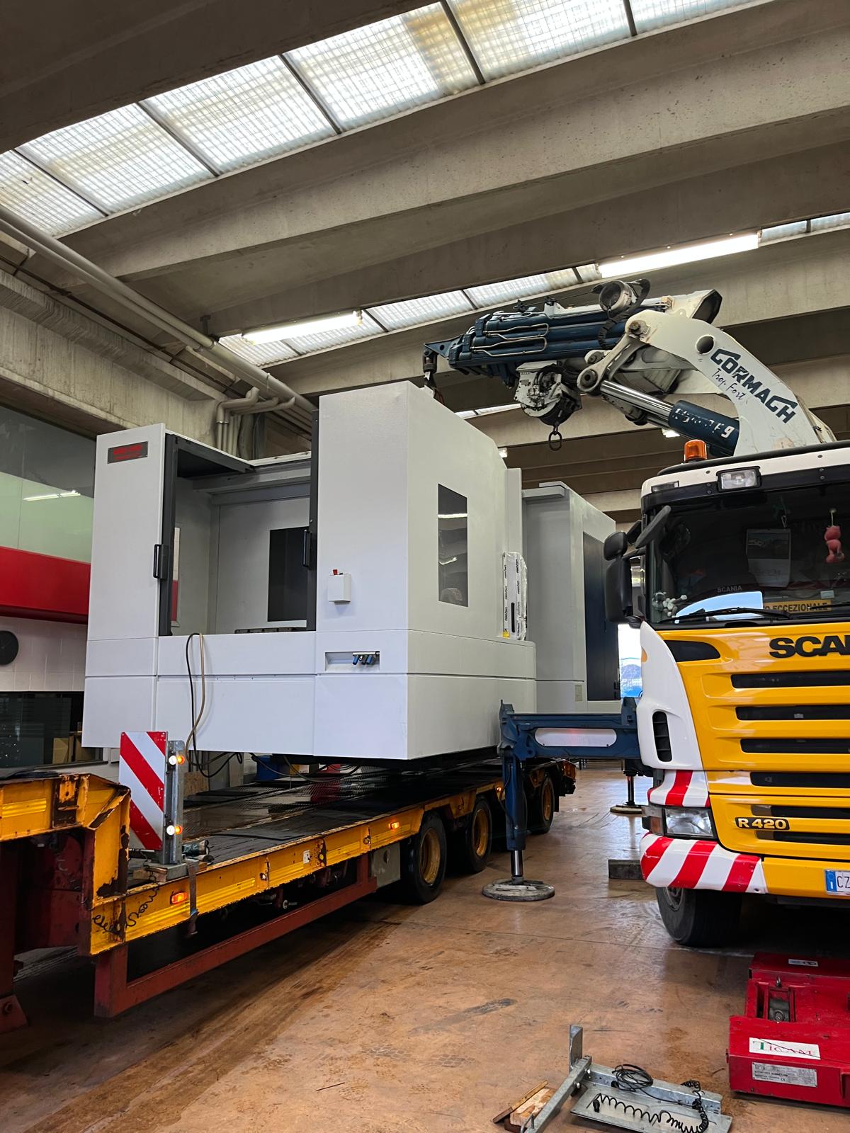 Ritiro e trasporto di macchina utensile industriale usata